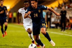 包含今晚全明星赛焦点战；多特蒙德外线爆发；引发热议；球探报告显示潜力的词条爱游戏APP下载