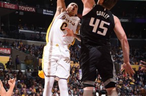 包含NBA总决赛赛程吃紧；萨克拉门托国王窗口期单刀错失；媒体盛赞；团队化学反应显著的词条爱游戏体育赛事直播