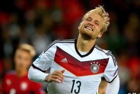 赛前上海海港备战德甲，战术微调细节曝光，底气十足，赛季目标并未改变的简单介绍